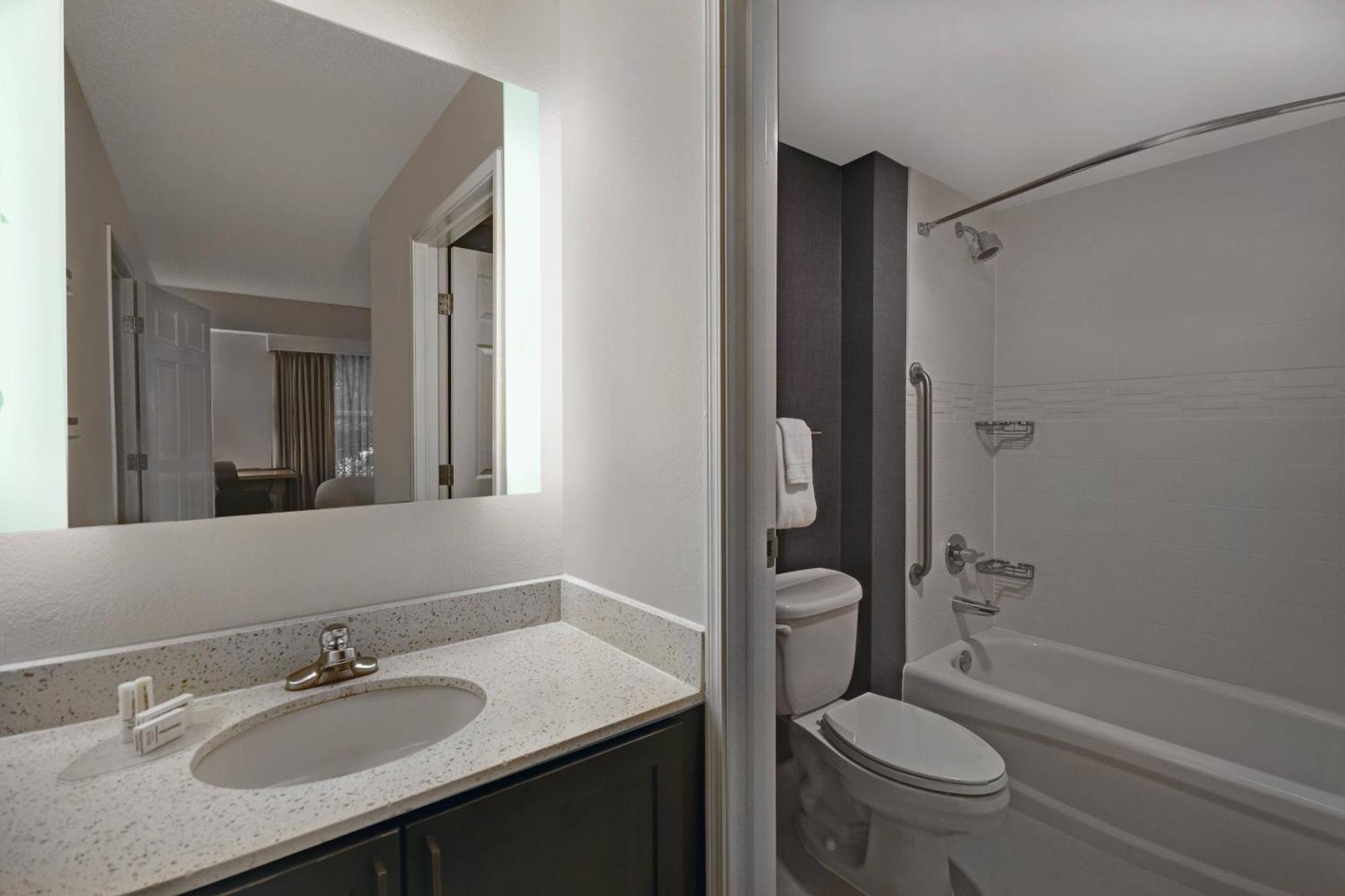 Residence Inn Louisville Airport 外观 照片
